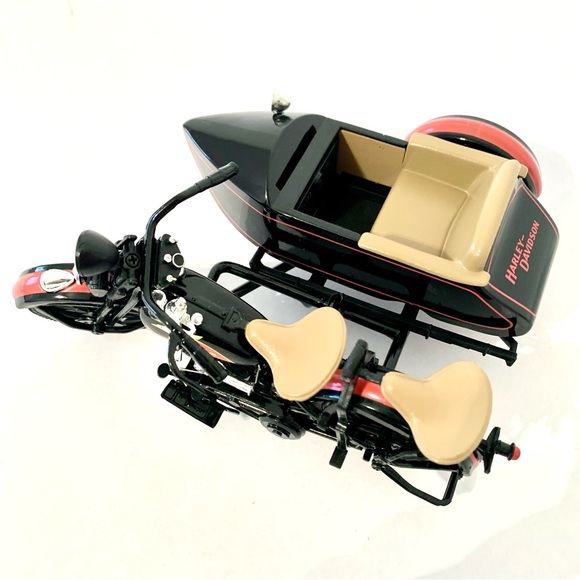 New Harley-Davidson 1933 Motorcycle Sidecar Bank 1:12 Scale Die Cast Replica - Picture 4 of 9